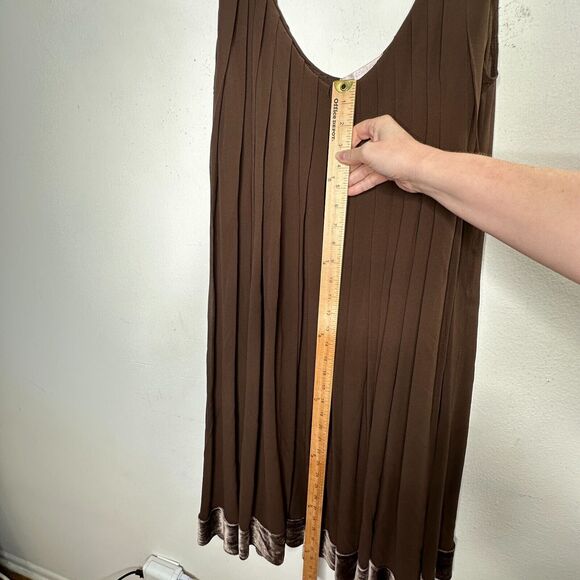 Rebecca Chocolate Flowy Sheer Pleated Round Neck Sleeveless Velvet Hem Dress 2 - Picture 7 of 10